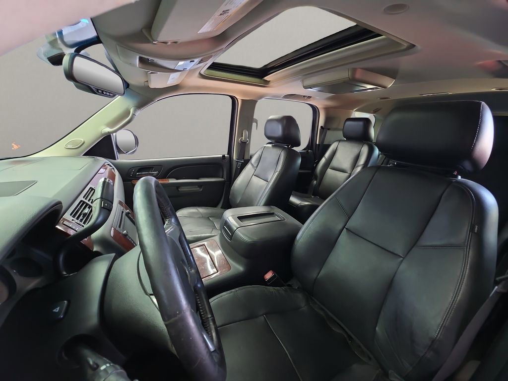 Used 2014 Chevrolet Tahoe LTZ image 18