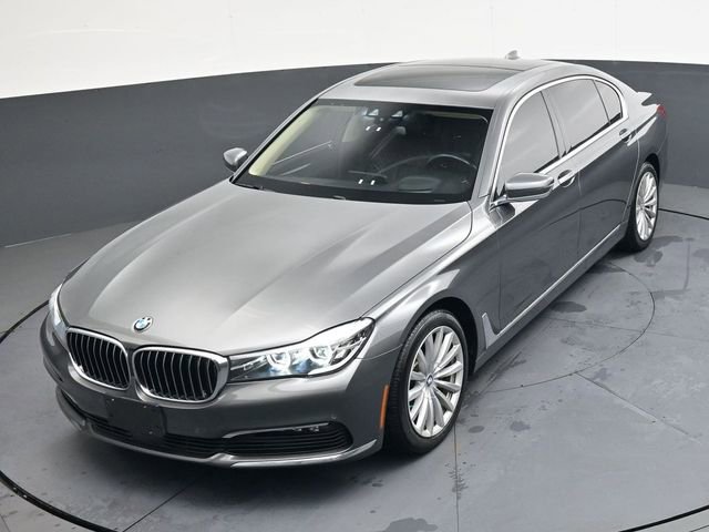Used 2018 BMW 740i image 26