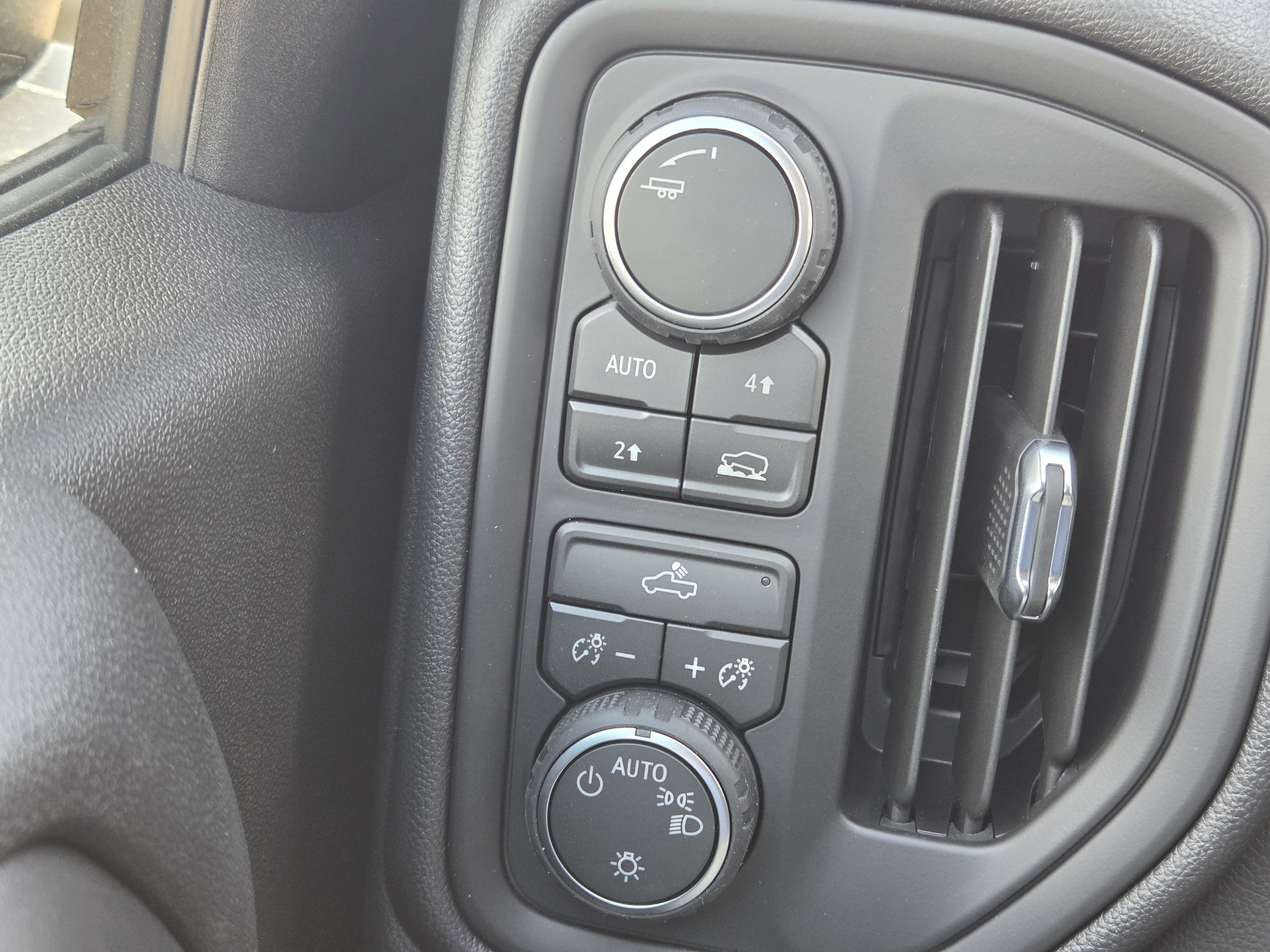 New 2026 Chevrolet Silverado 1500 Custom AWD/4WD image 15
