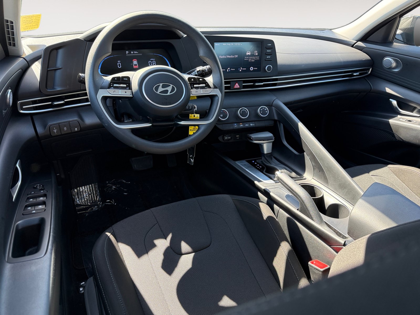 Certified 2024 Hyundai Elantra SE FWD image 15