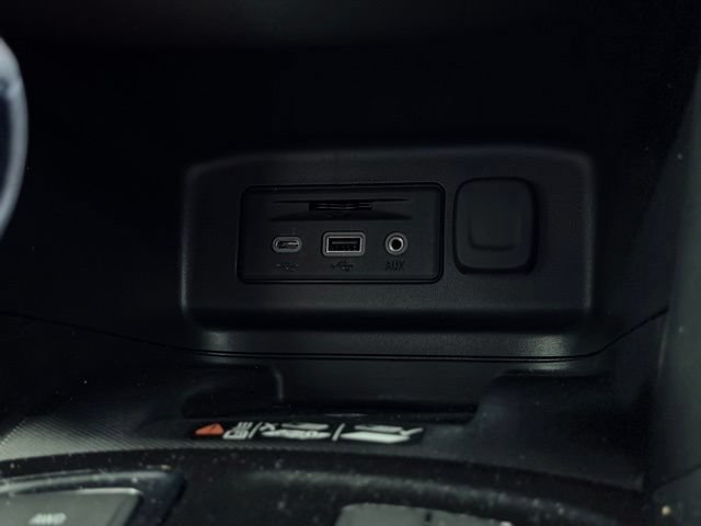 Used 2024 Chevrolet Equinox Premier AWD/4WD image 38