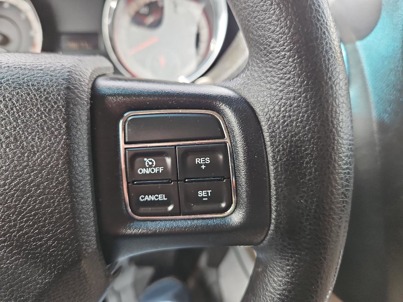 Used 2014 Dodge Grand Caravan SXT image 29