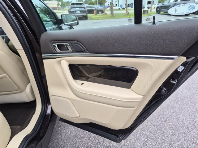 Used 2013 Lincoln MKS FWD image 25