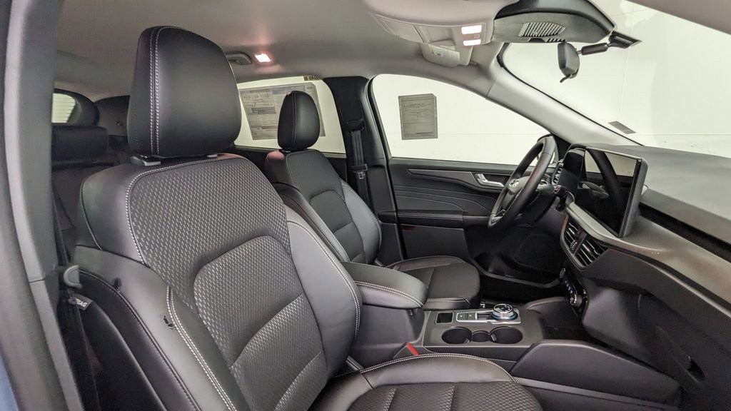 New 2026 Ford Escape SE image 37
