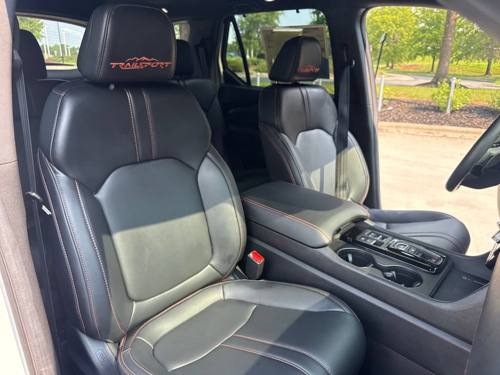 Used 2025 Honda Pilot TrailSport image 35