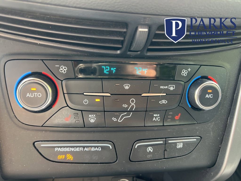 Used 2017 Ford Escape SE w/ SE Cold Weather Package image 29