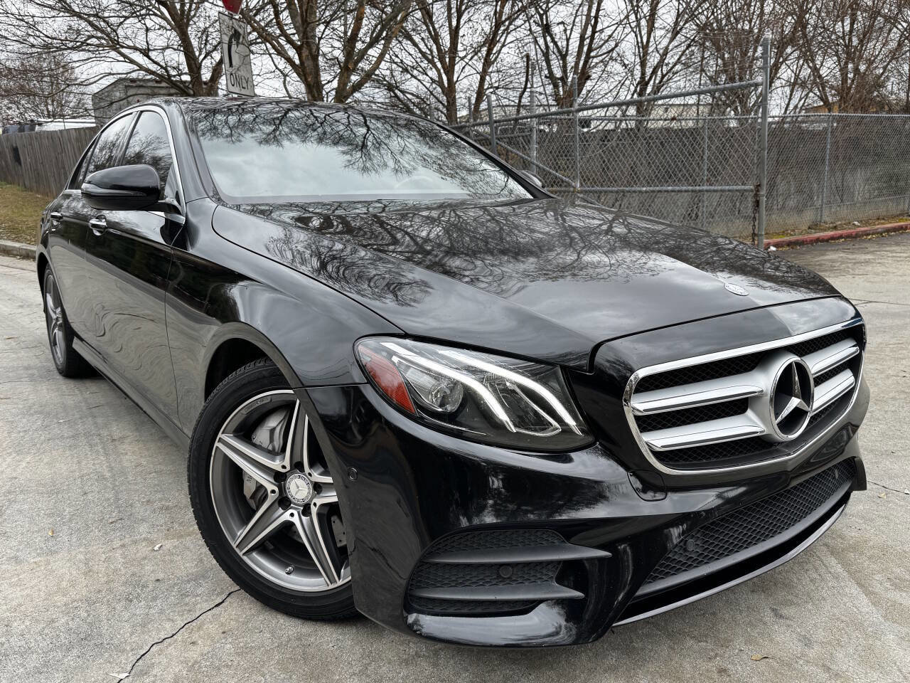 Used 2017 Mercedes-Benz E 300 image 3