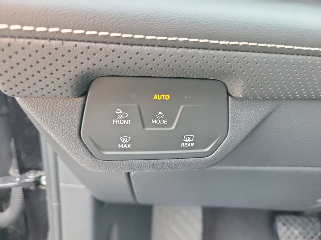 Used 2026 Volkswagen Atlas Cross Sport SE AWD/4WD image 25