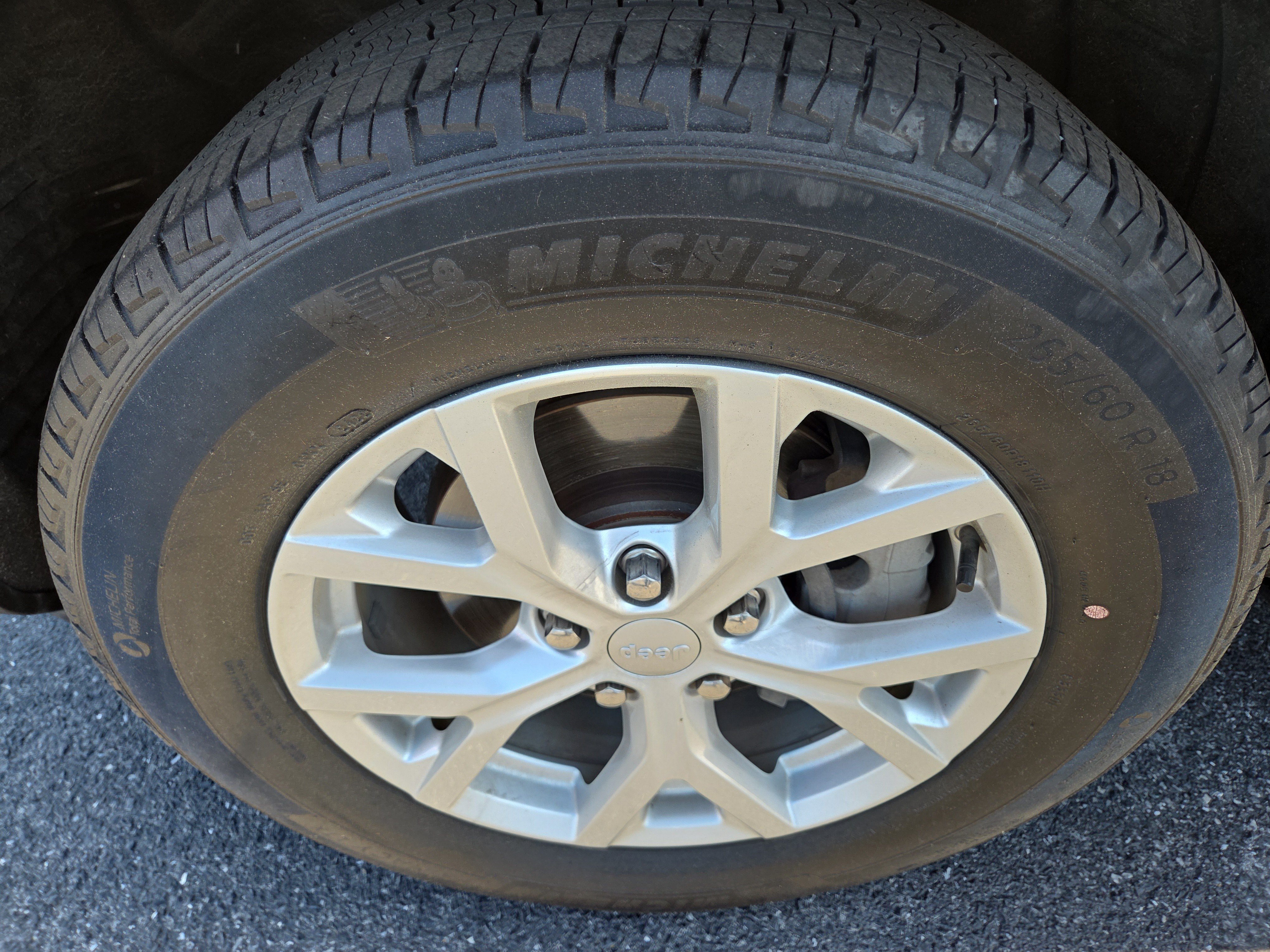 Used 2023 Jeep Grand Cherokee Limited AWD/4WD image 13