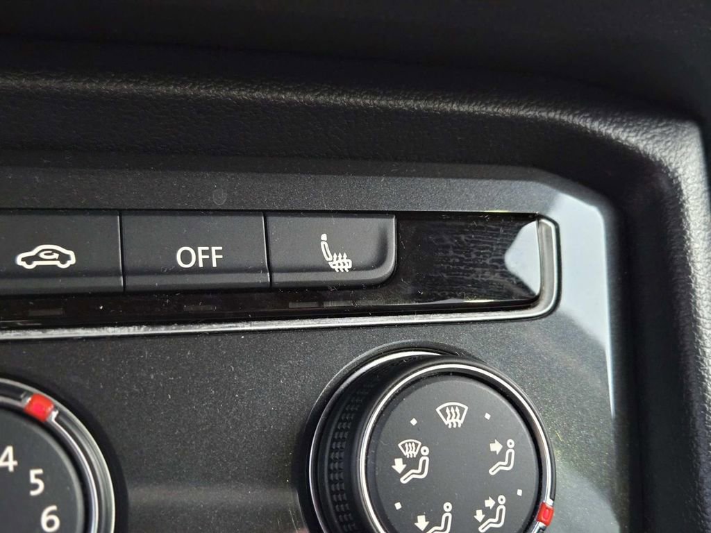 Used 2024 Volkswagen Tiguan Wolfsburg Edition image 30