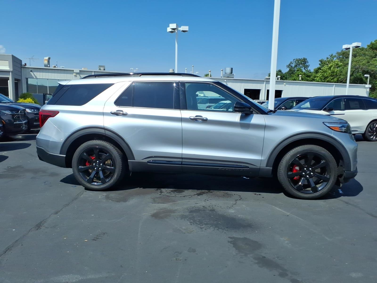 Used 2020 Ford Explorer ST w/ ST Street Pack AWD/4WD image 8