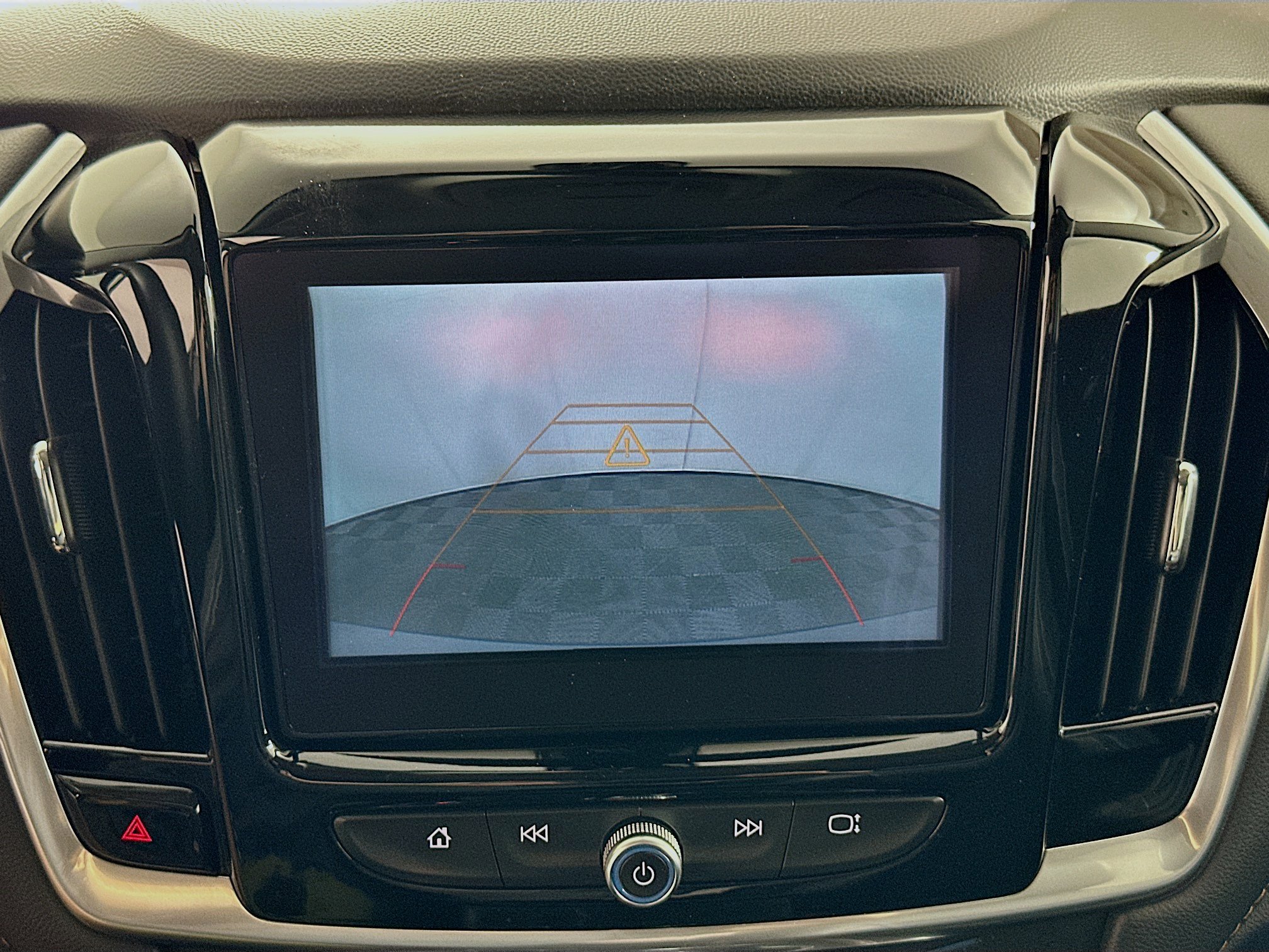Used 2019 Chevrolet Traverse LT w/ LPO, Floor Liner Package AWD/4WD image 22