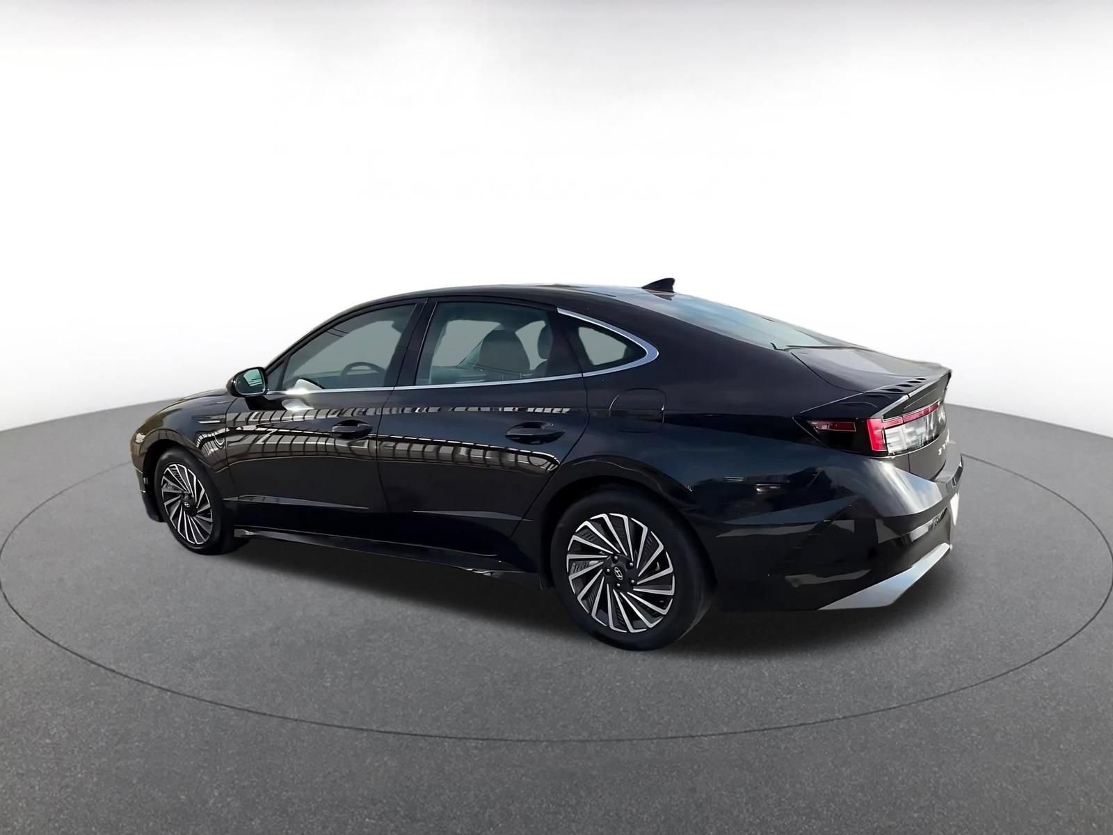 Used 2025 Hyundai Sonata SEL FWD image 10