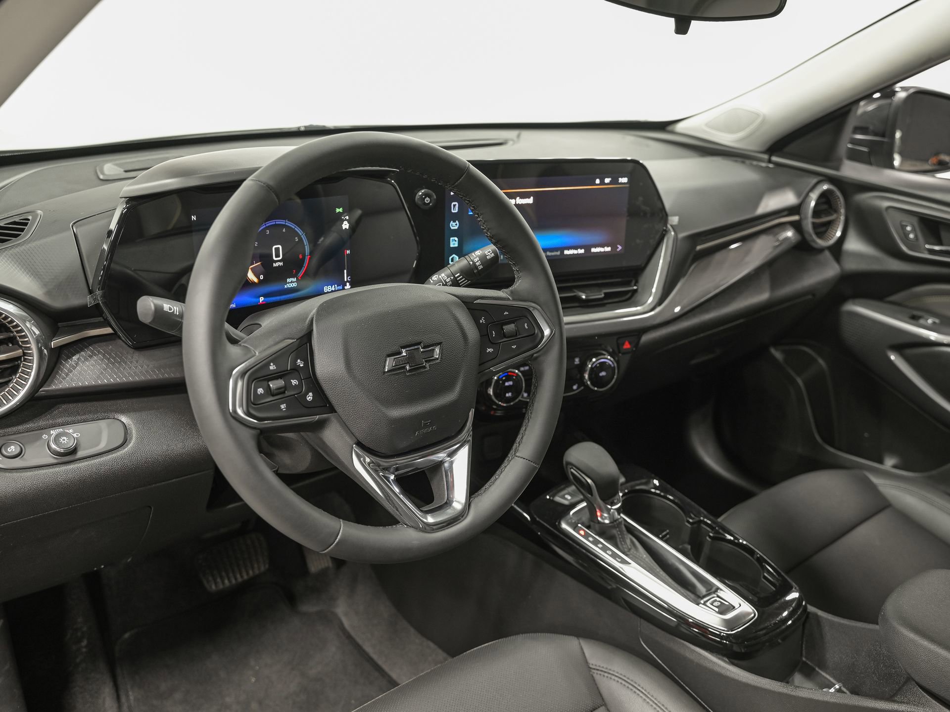 Used 2026 Chevrolet Trax ACTIV w/ Driver Confidence Package image 15