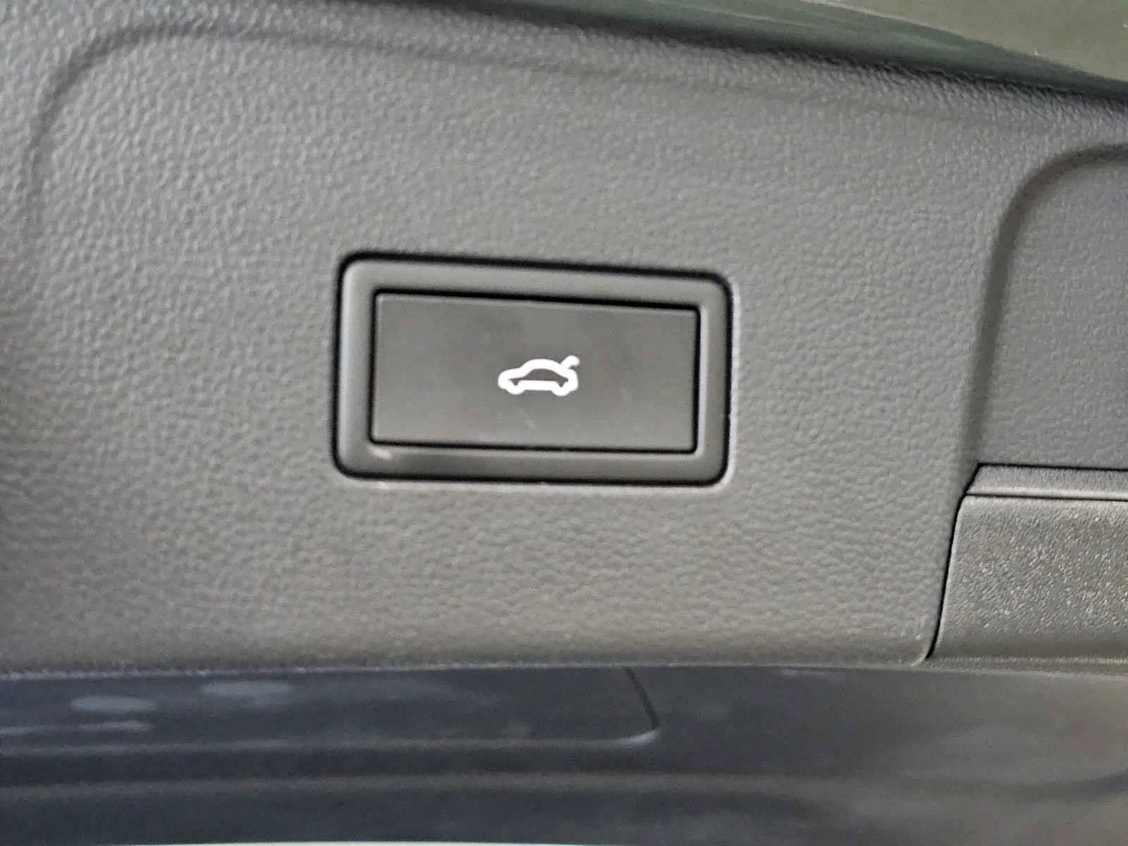 Used 2026 Volkswagen Atlas Peak Edition AWD/4WD image 17