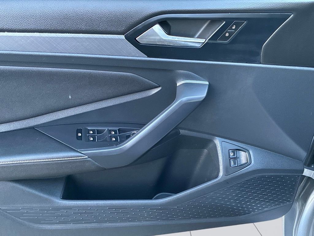 Used 2024 Volkswagen Jetta SE image 21