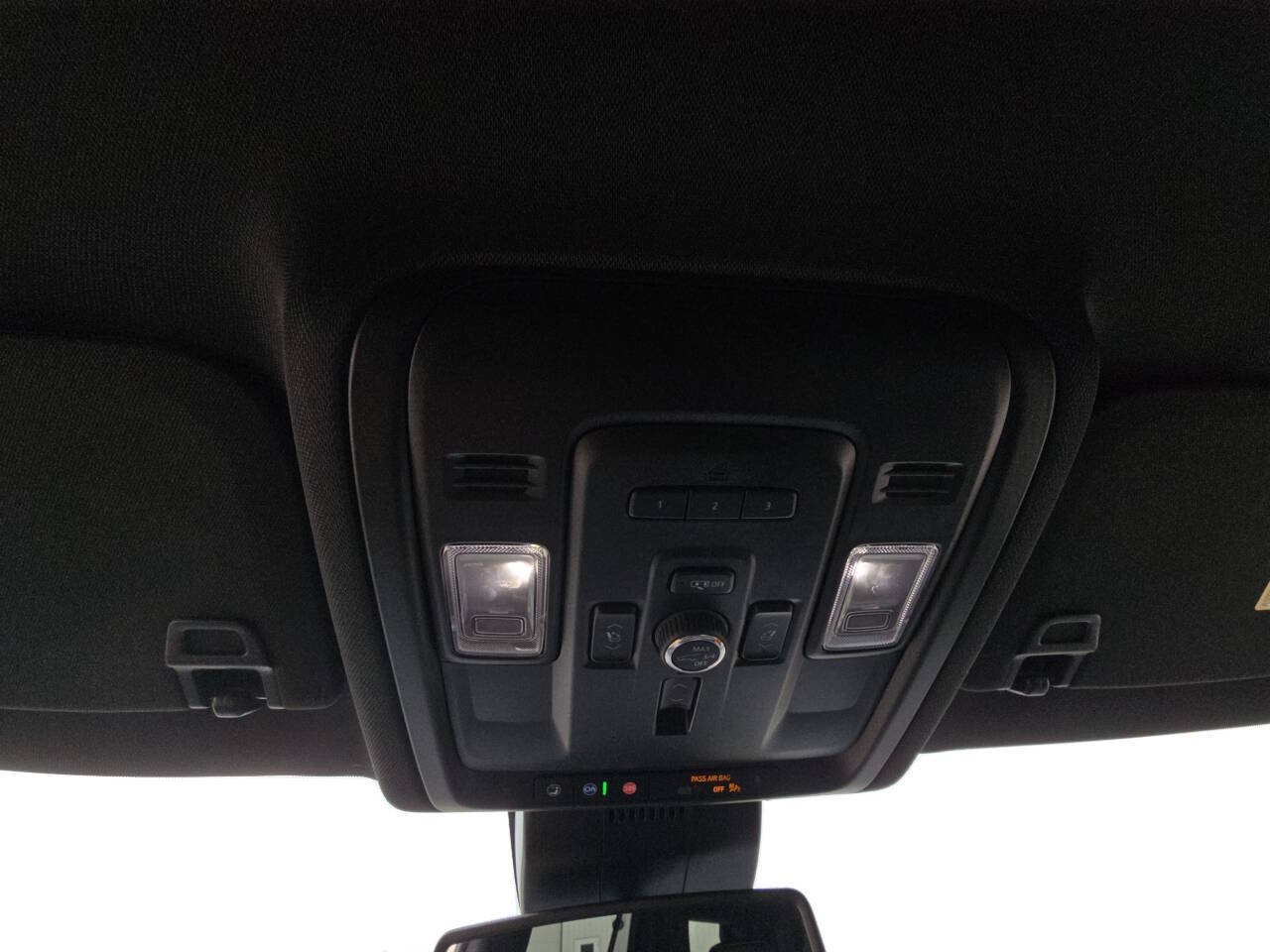 Used 2023 Chevrolet Tahoe Premier AWD/4WD image 20