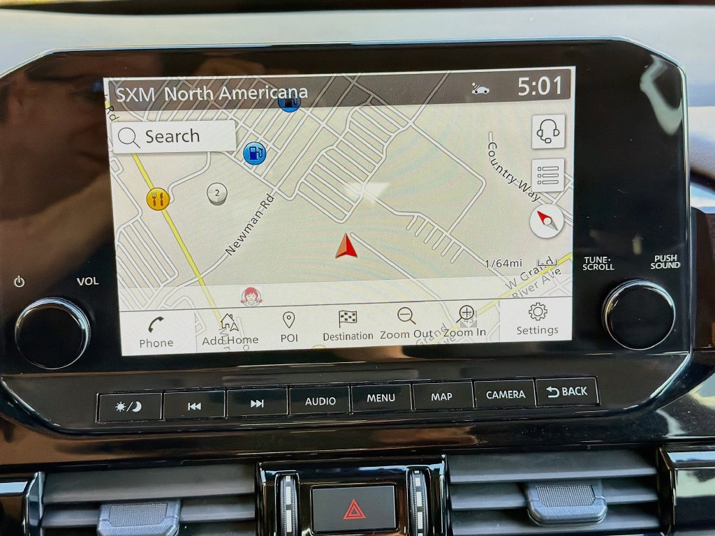 Used 2025 Nissan Pathfinder SL AWD/4WD image 15