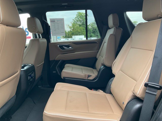 Used 2021 Chevrolet Tahoe Premier w/ Premium Package AWD/4WD image 18