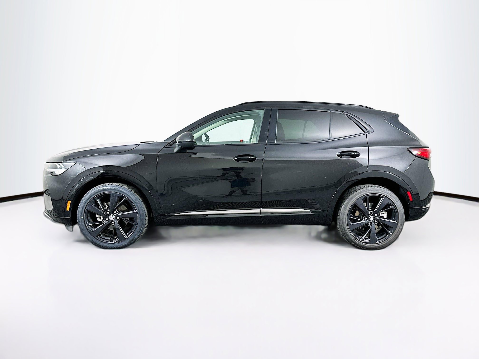 Used 2023 Buick Envision Preferred image 4