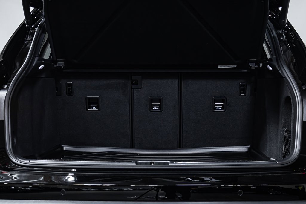 Certified 2025 Porsche Macan image 19