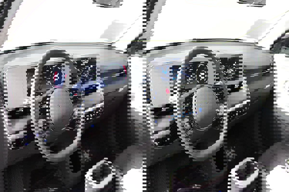 Used 2024 Hyundai Ioniq 5 SE image 30