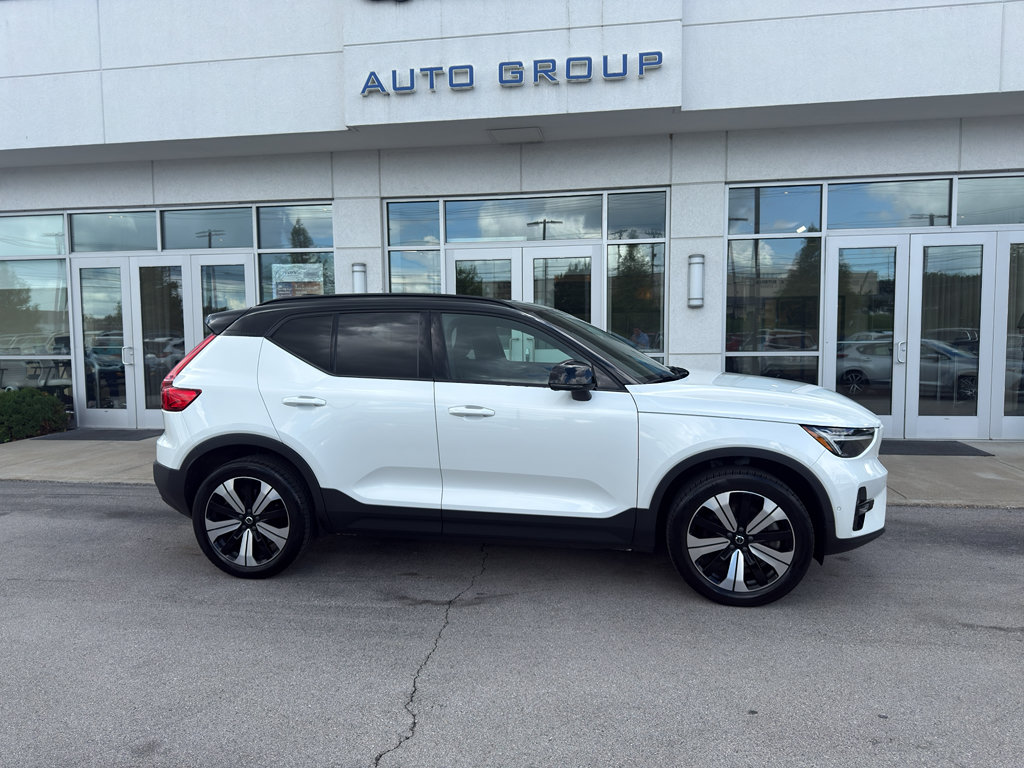 Certified 2023 Volvo XC40 Recharge Plus AWD/4WD image 2