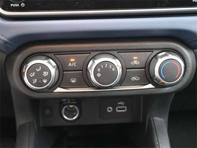 Used 2025 Nissan Versa SV w/ Trunk Package image 4