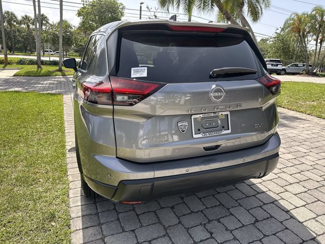 Used 2024 Nissan Rogue SV FWD image 34