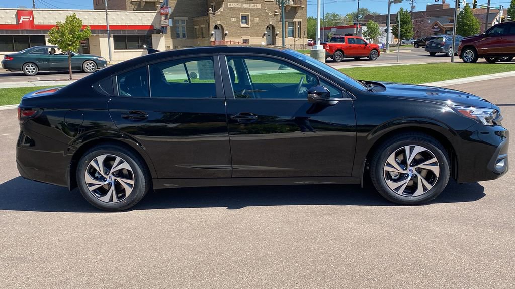 Used 2025 Subaru Legacy Premium image 4