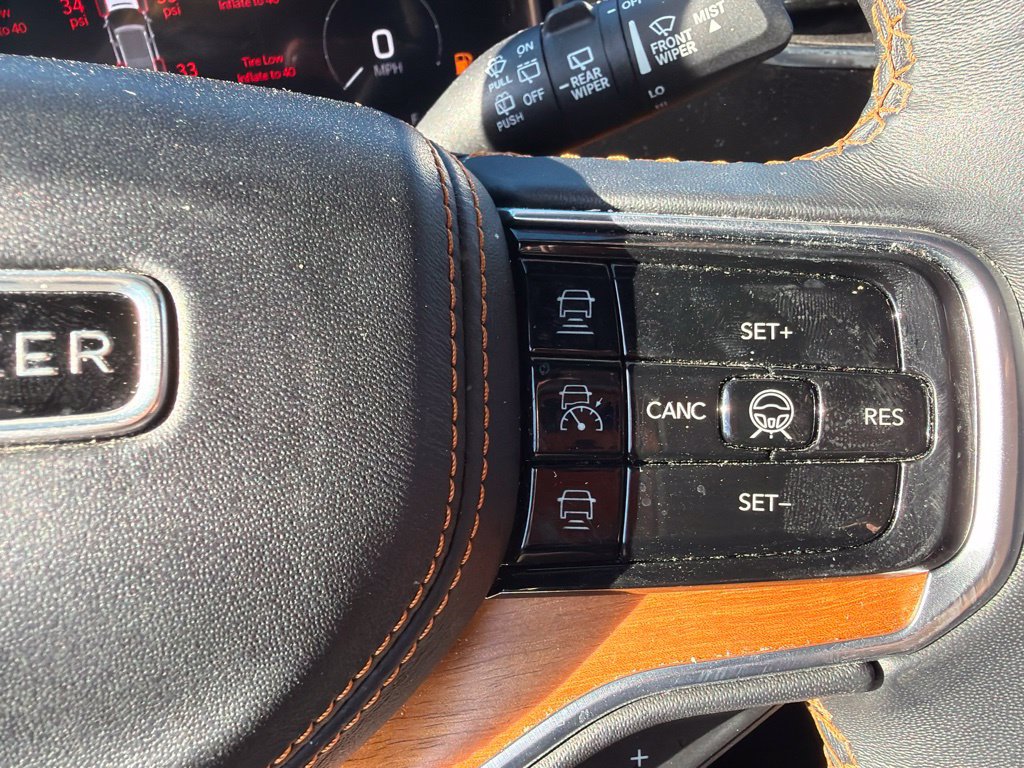 Used 2023 Jeep Grand Wagoneer Series III w/ HD Trailer Tow Package AWD/4WD image 22