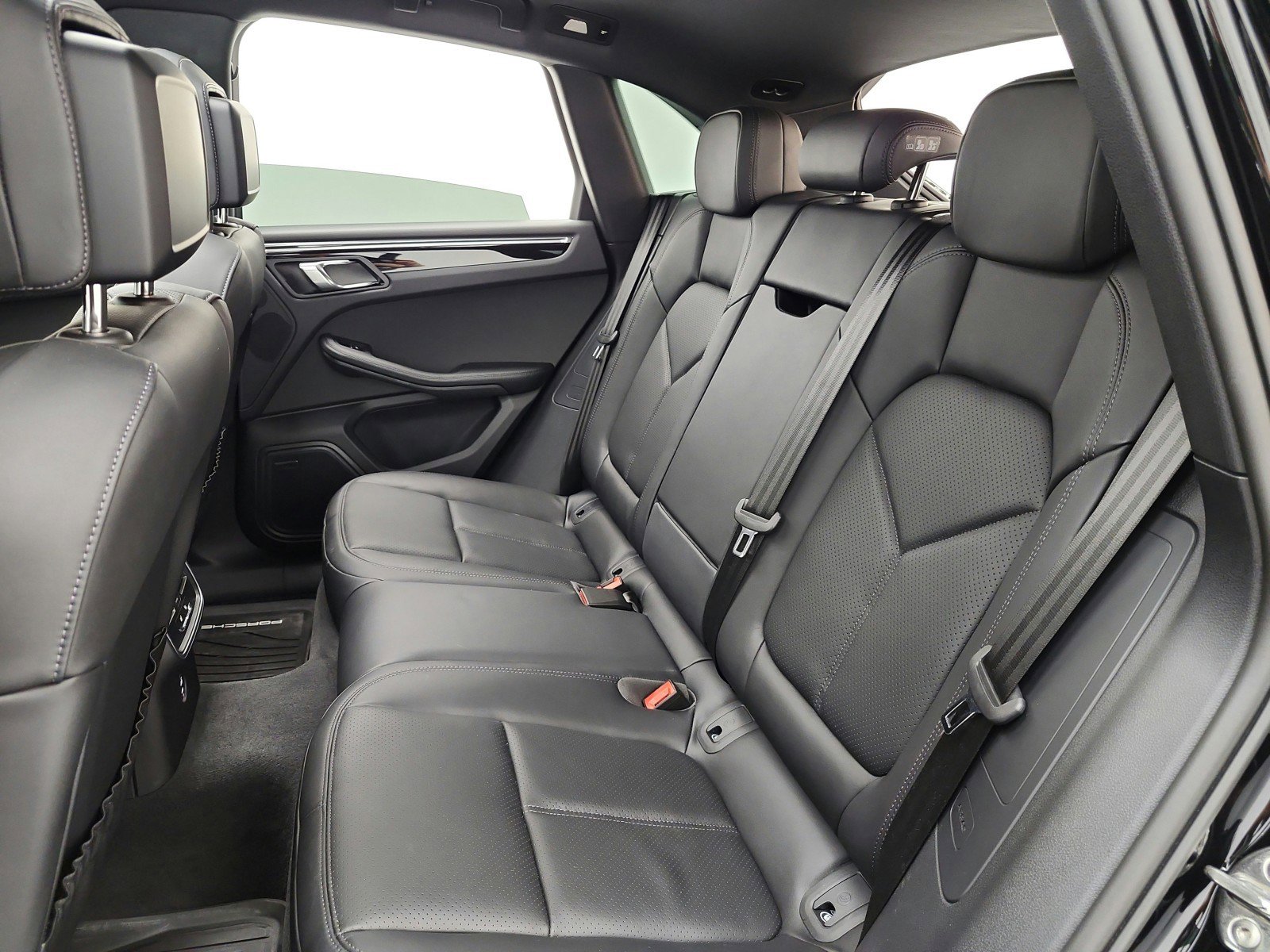 Used 2025 Porsche Macan S image 16