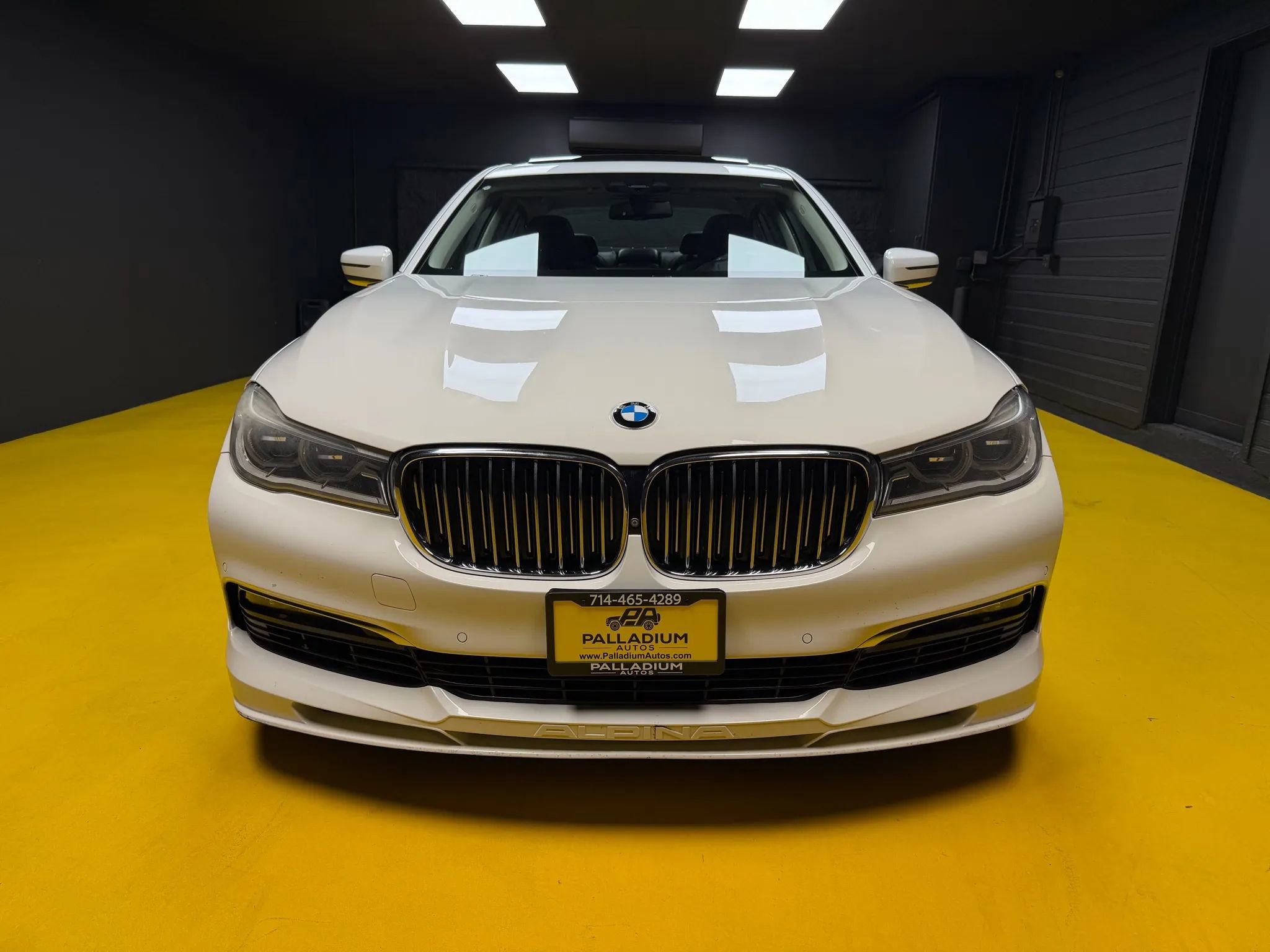 Used 2017 BMW 750i xDrive image 2
