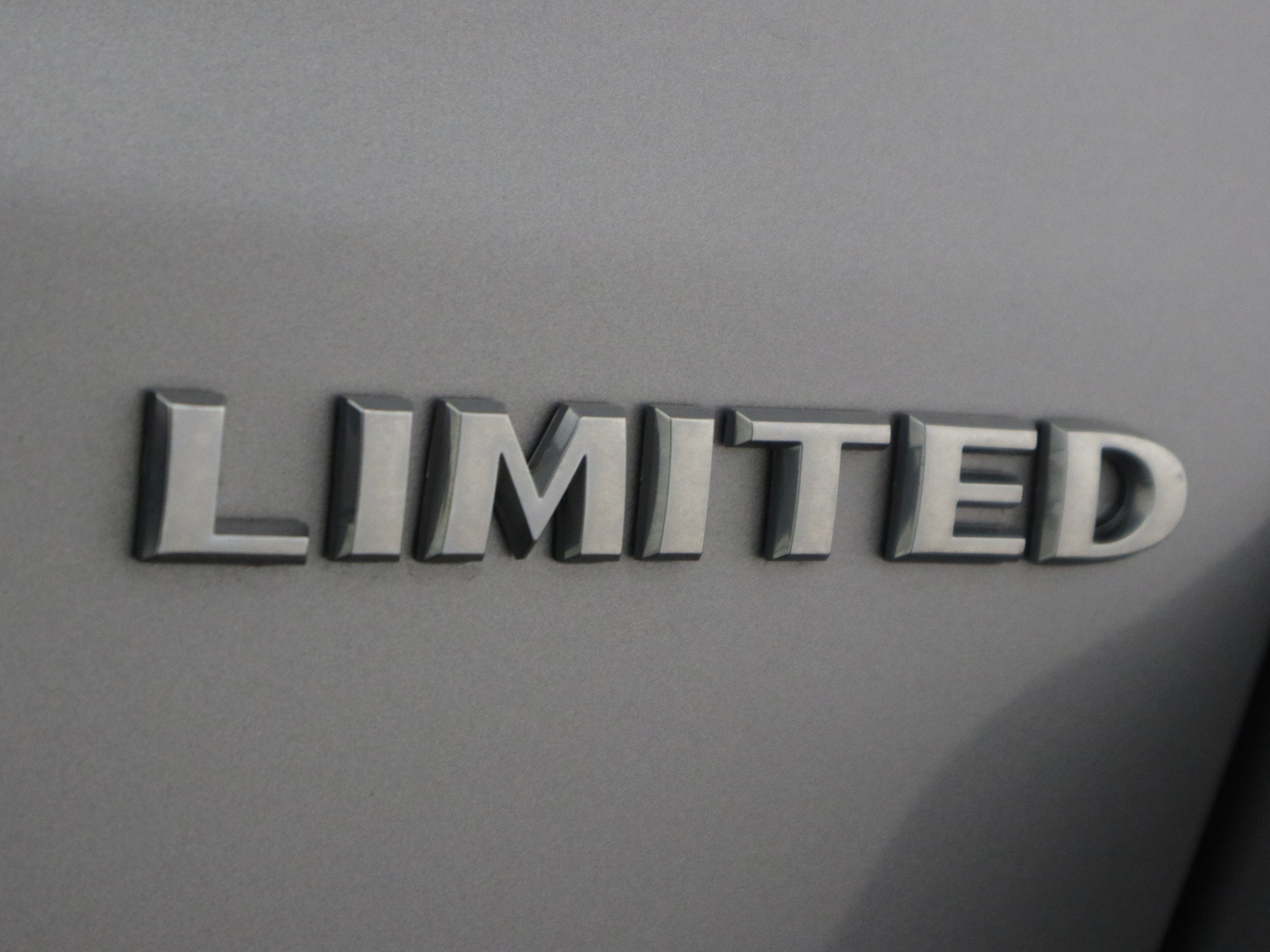 Used 2021 Jeep Grand Cherokee Limited w/ Luxury Group II image 37