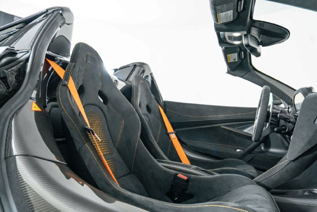Used 2022 McLaren 765LT RWD image 27