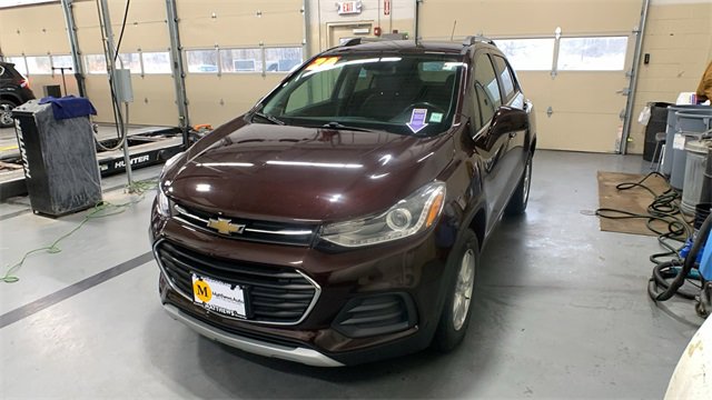 Used 2020 Chevrolet Trax LT w/ LT Convenience Package image 3