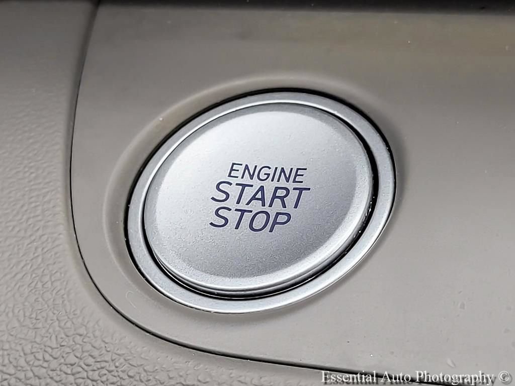 Used 2024 Hyundai Elantra SEL FWD image 17