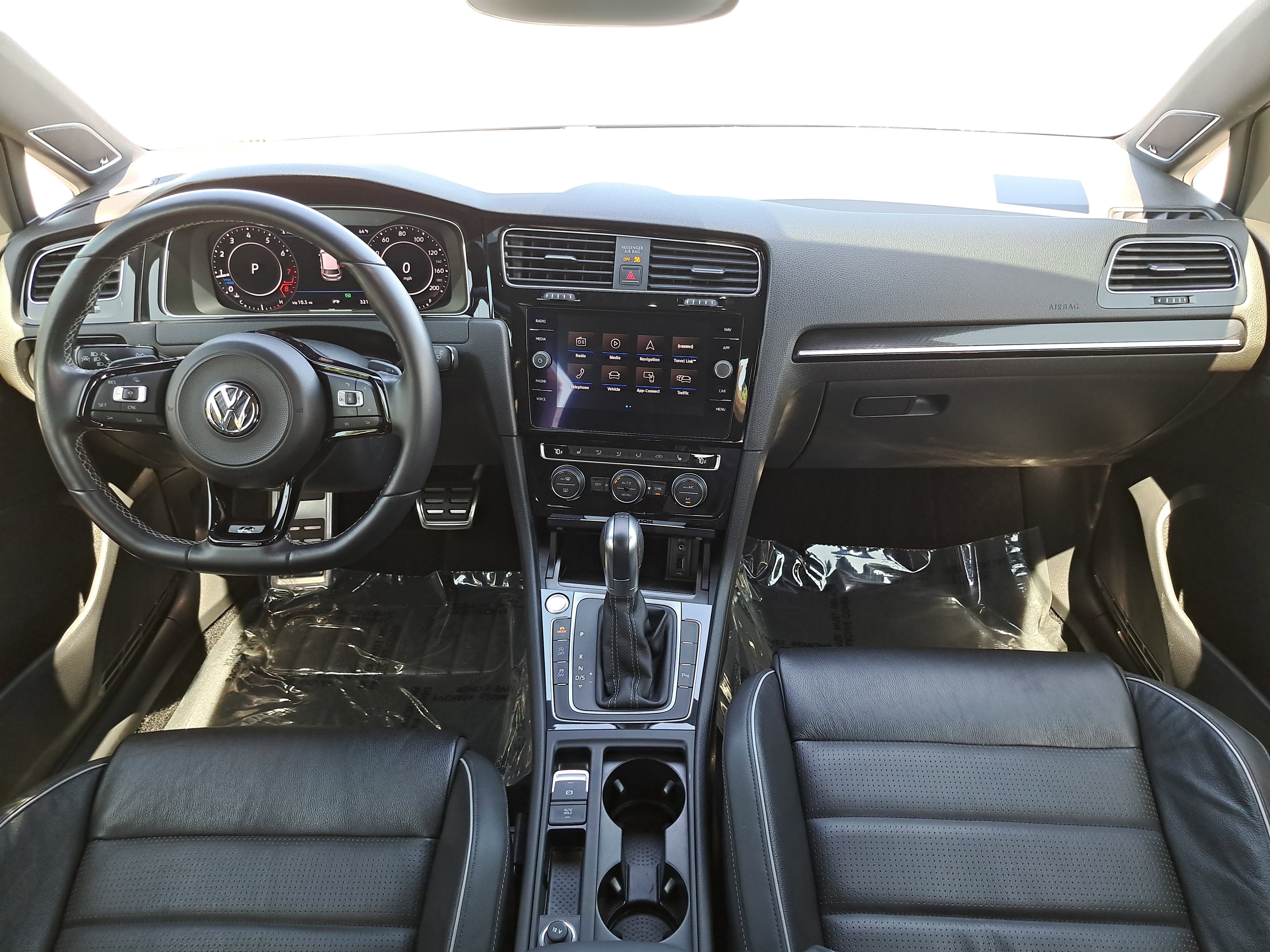 Used 2018 Volkswagen Golf R 4-Door image 9