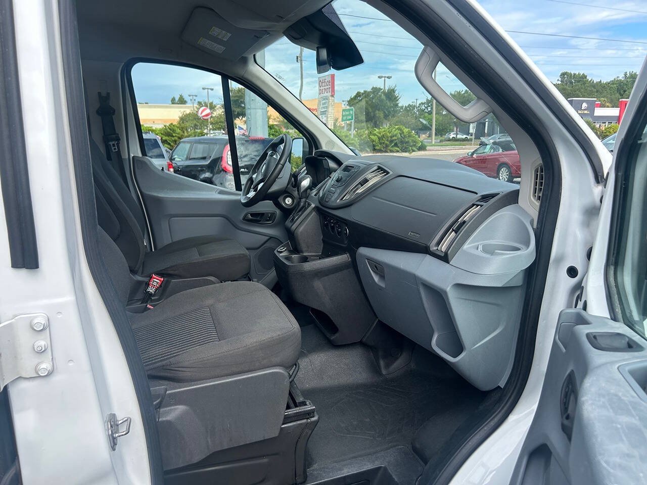 Used 2018 Ford Transit 250 130 Low Roof w/ Exterior Upgrade Package RWD image 10