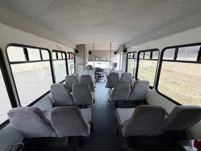 Used 2013 Ford E-350 and Econoline 350 Super Duty w/ Shuttle Bus Prep Pkg RWD image 33