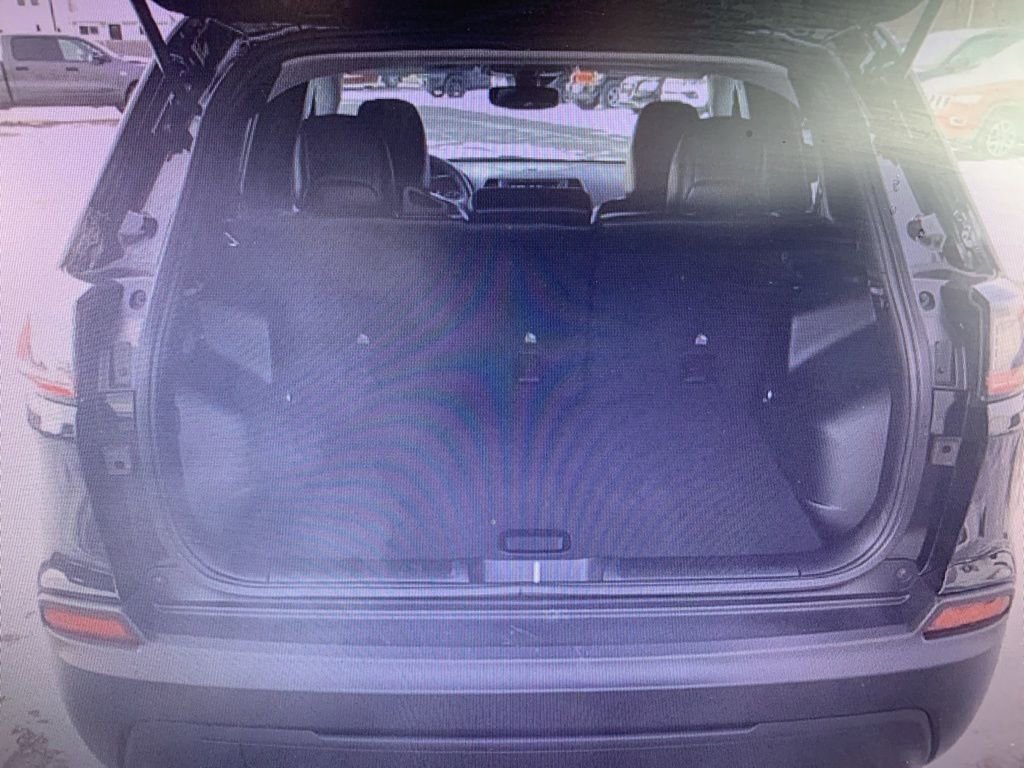 Used 2022 Jeep Cherokee Latitude Lux image 9