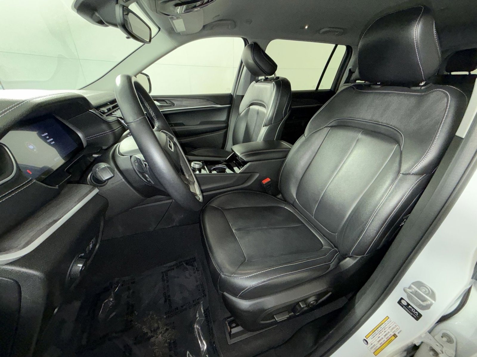 Used 2022 Jeep Grand Cherokee L Limited image 13