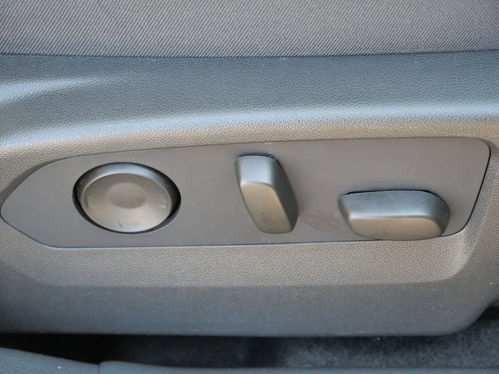 Used 2022 Buick Envision Essence w/ Technology Package I image 16