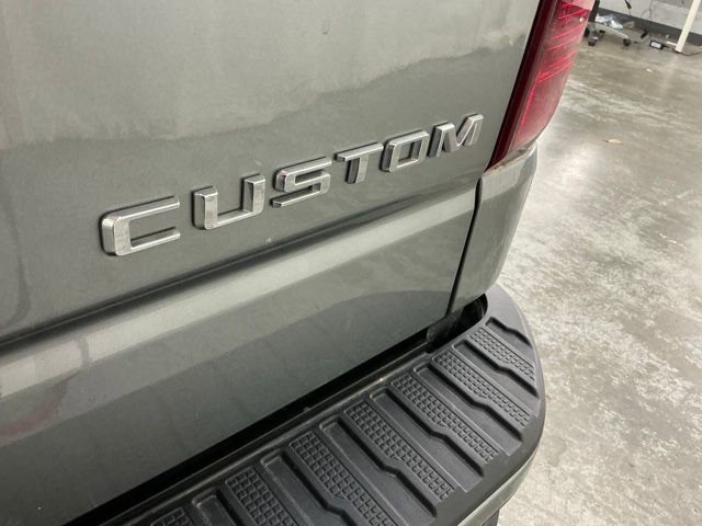 Used 2023 Chevrolet Silverado 1500 Custom image 4