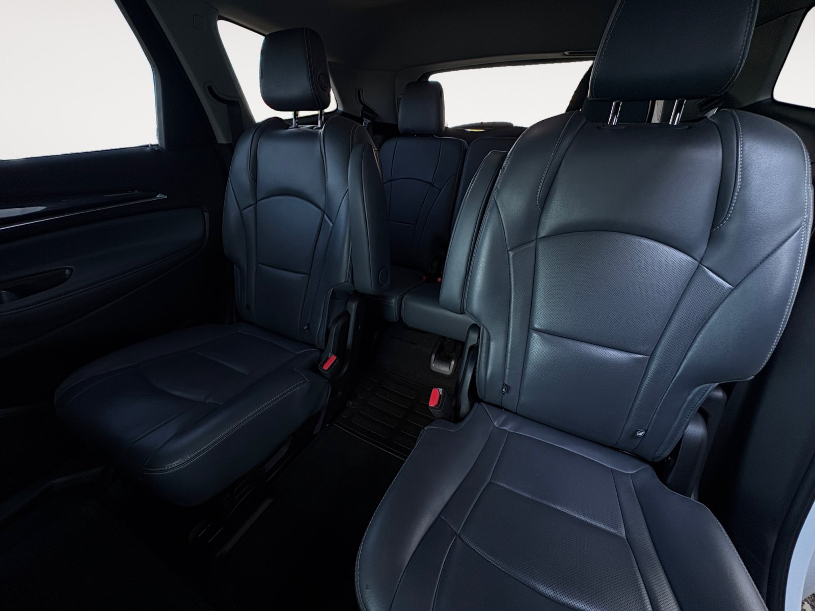 Used 2018 Buick Enclave Premium w/ Experience Buick Package FWD image 24