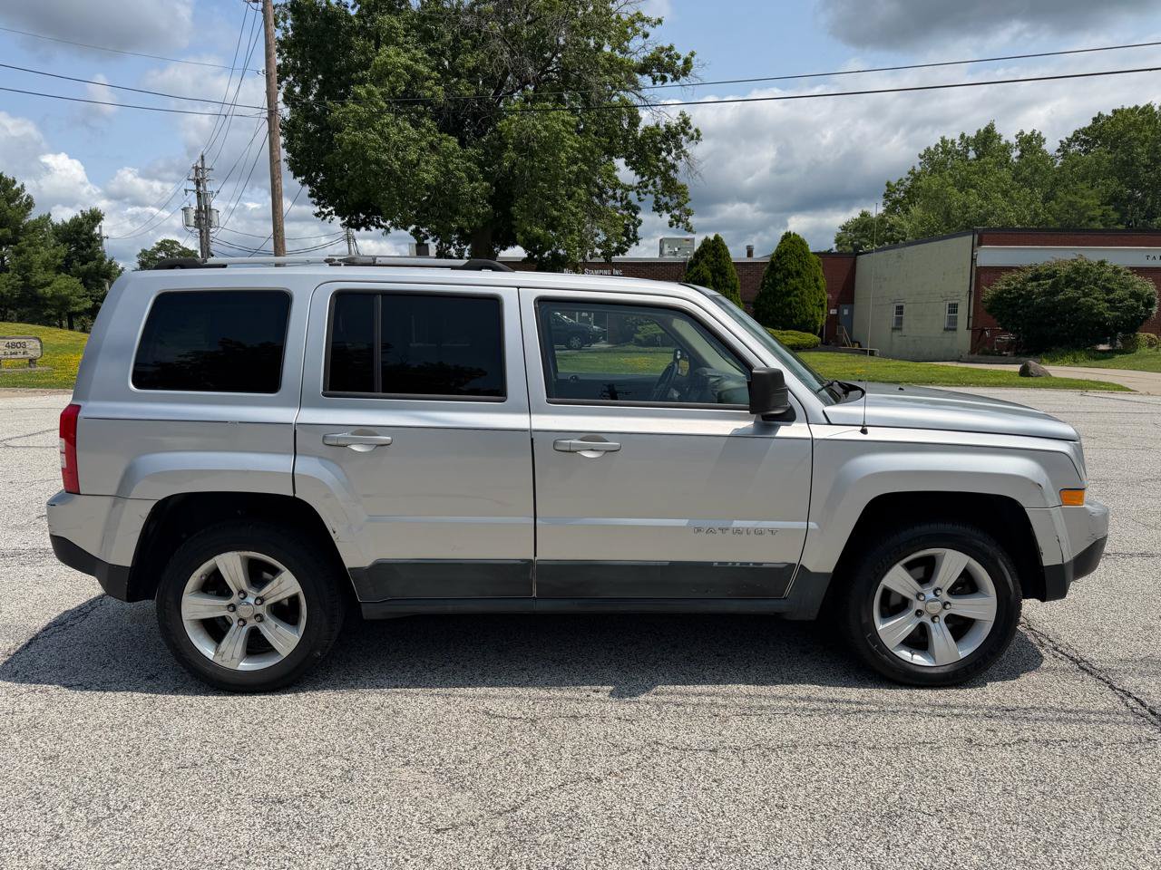 Used 2011 Jeep Patriot Latitude AWD/4WD image 4