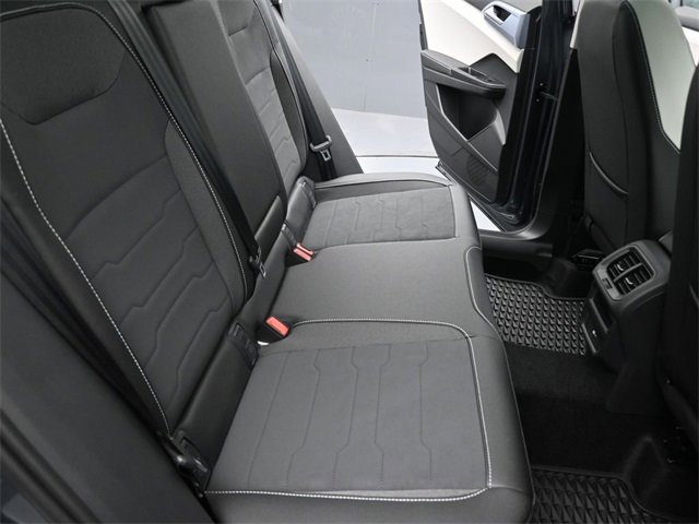 Used 2025 Volkswagen Taos SE w/ Panoramic Sunroof Package image 25