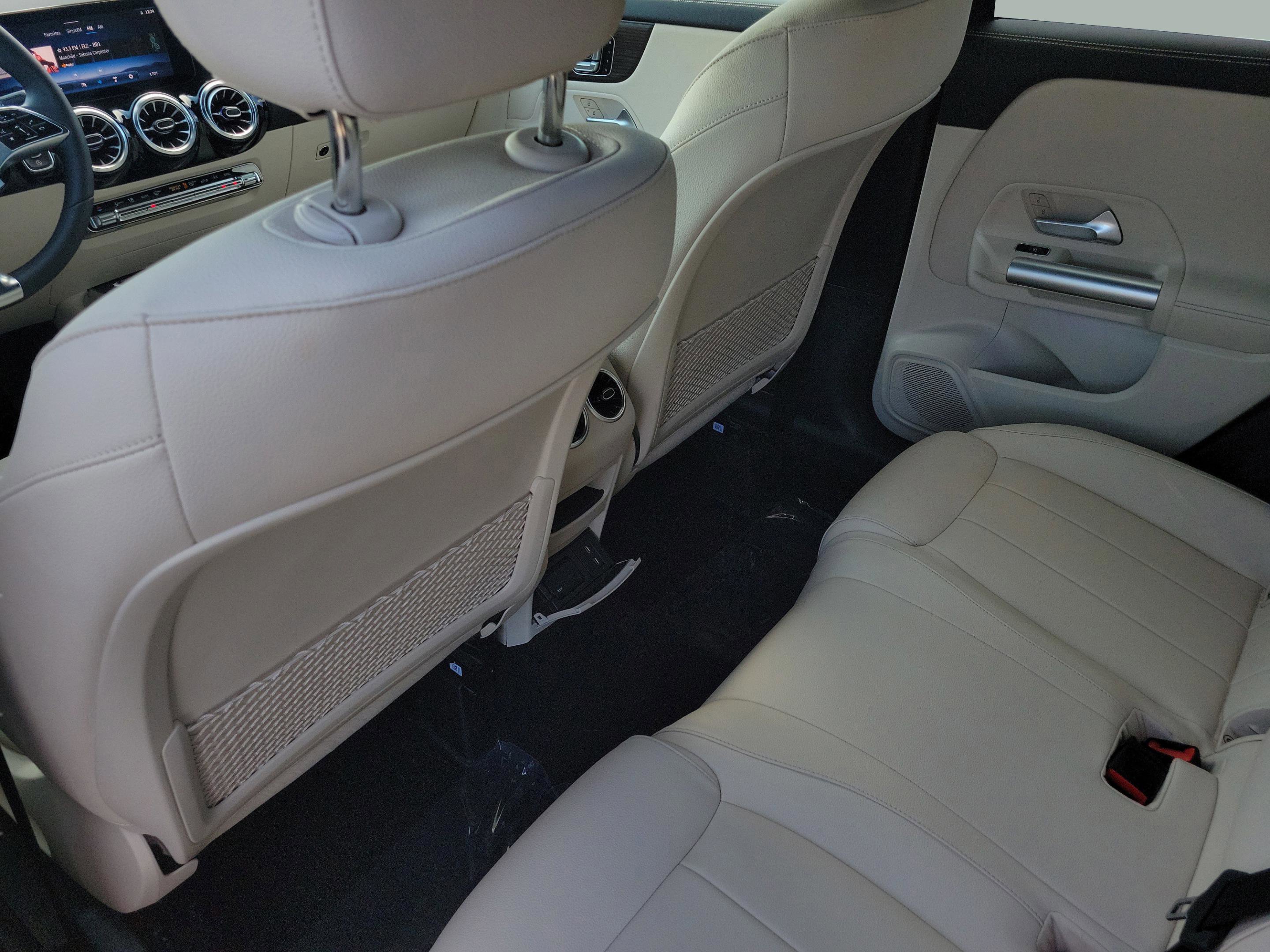 Certified 2025 Mercedes-Benz GLA 250 4MATIC image 15