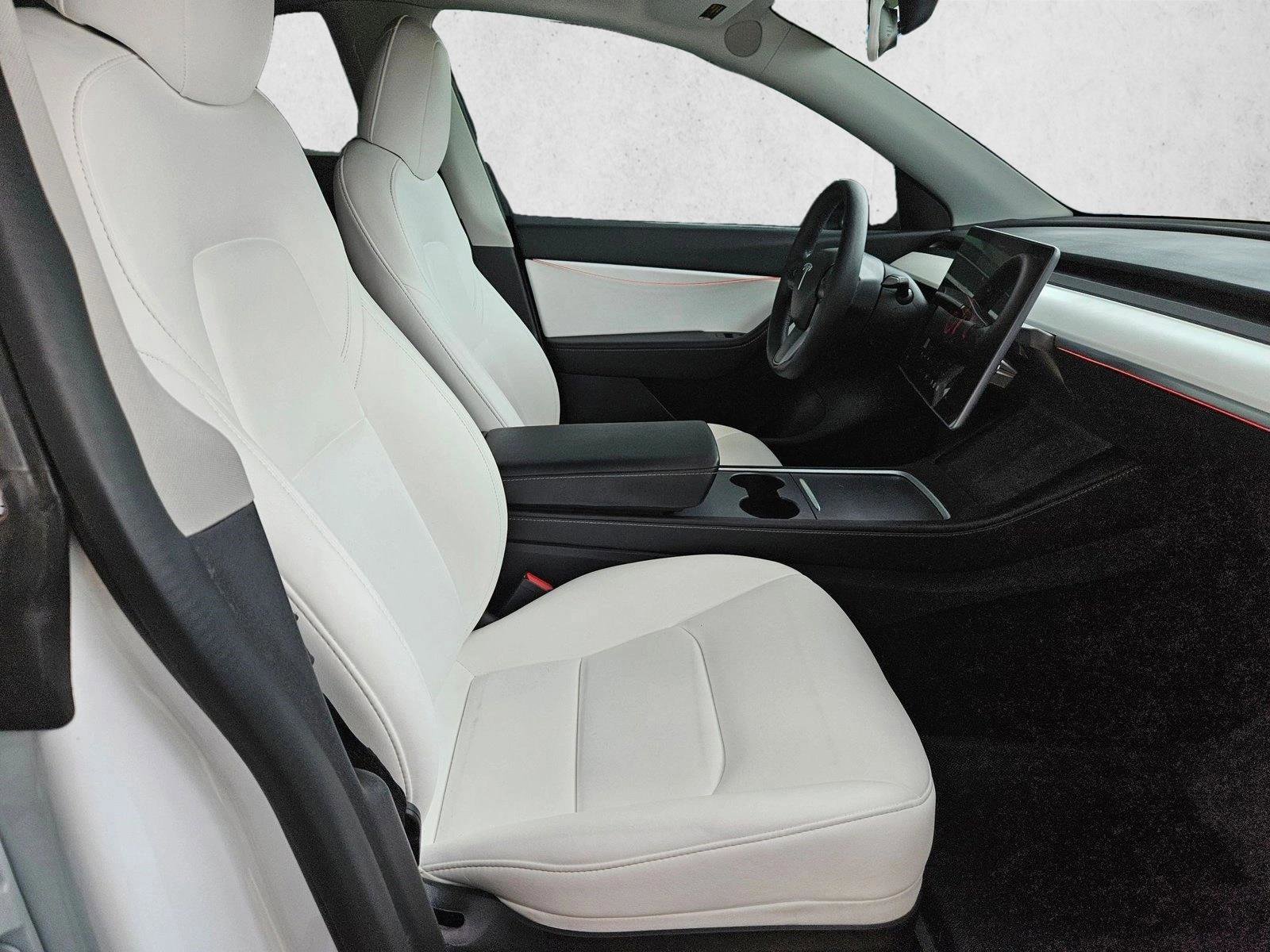Used 2022 Tesla Model Y Long Range AWD/4WD image 16