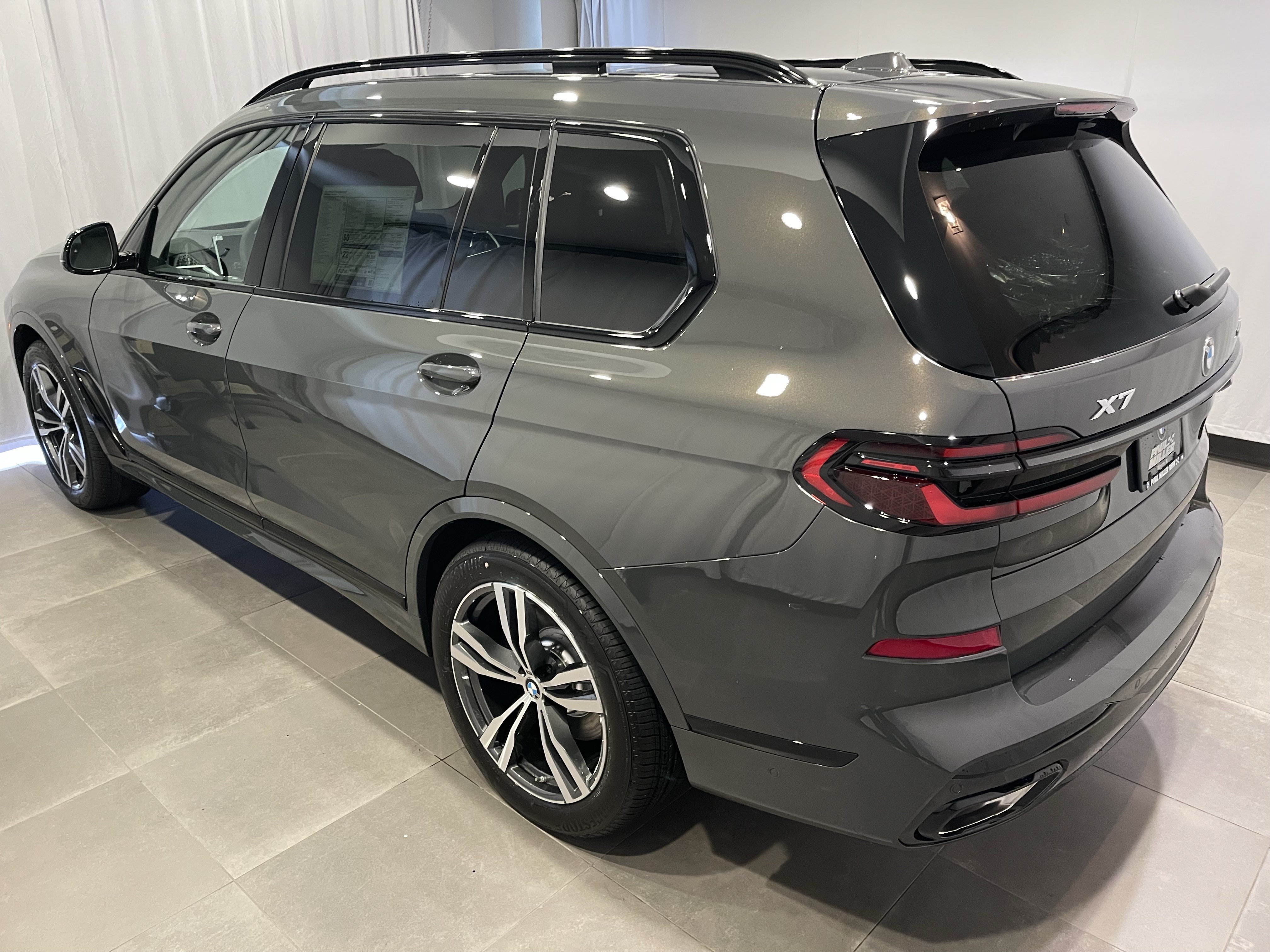 New 2027 BMW X7 xDrive40i w/ M Sport Package AWD/4WD image 4